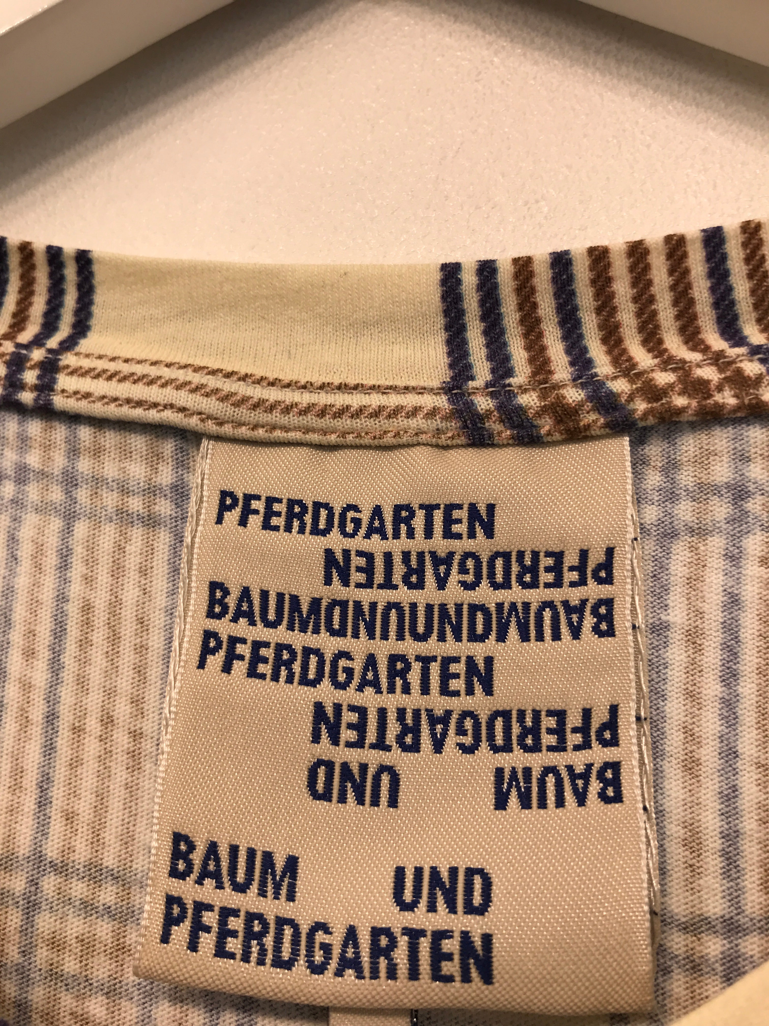 Baum Und Pferdgarten T-shirt